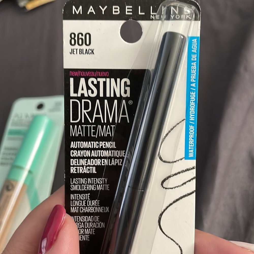 Makeup bundle - Picture 7 of 8